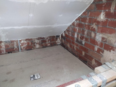 Loft - Eaves Plasterboard Removed 1.jpg