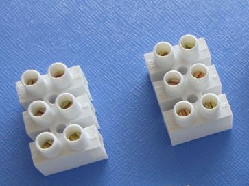 10A-3-Way-H-Type-Plastic-Terminal-Block.jpg