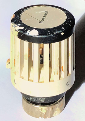 Honeywell TRV Head.jpg