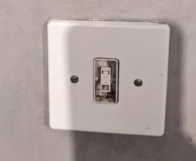 This is the switch as it currently is - it's a single switch that powers two LEDs. It's only one-gang